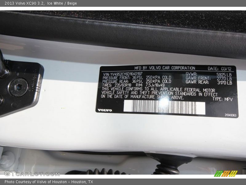 Ice White / Beige 2013 Volvo XC90 3.2