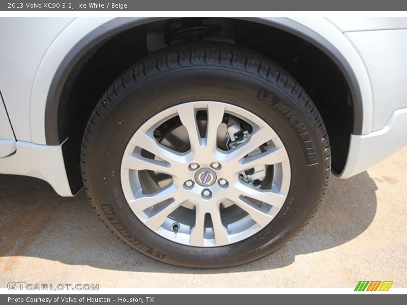 Ice White / Beige 2013 Volvo XC90 3.2