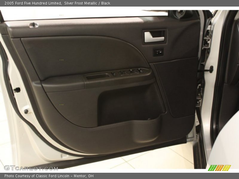 Silver Frost Metallic / Black 2005 Ford Five Hundred Limited