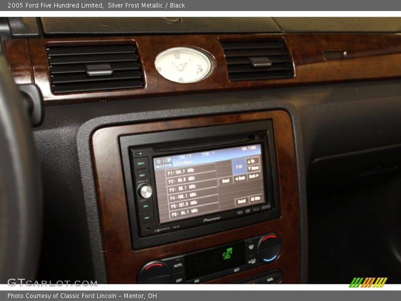 Silver Frost Metallic / Black 2005 Ford Five Hundred Limited