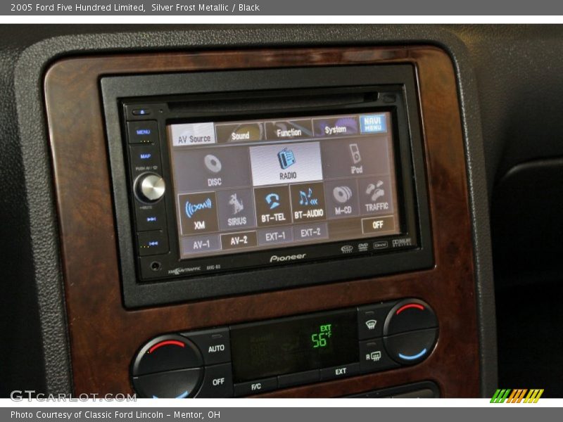 Silver Frost Metallic / Black 2005 Ford Five Hundred Limited