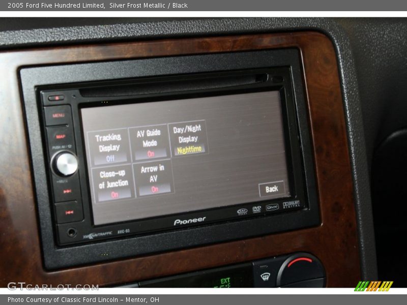 Silver Frost Metallic / Black 2005 Ford Five Hundred Limited