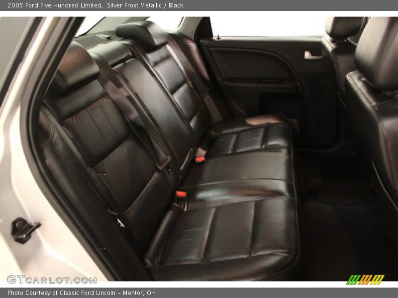 Silver Frost Metallic / Black 2005 Ford Five Hundred Limited