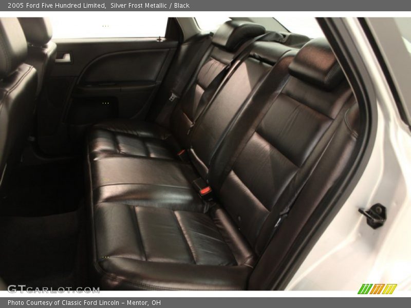 Silver Frost Metallic / Black 2005 Ford Five Hundred Limited