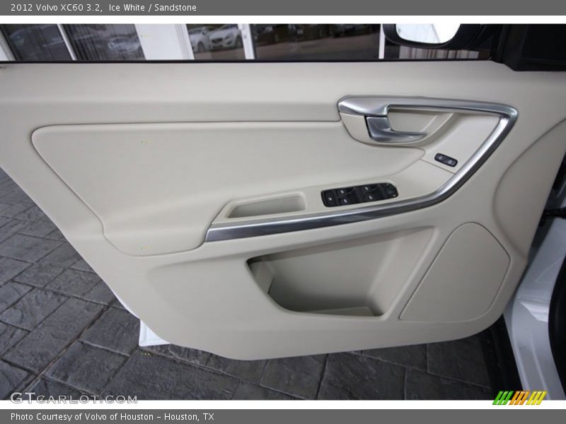 Ice White / Sandstone 2012 Volvo XC60 3.2