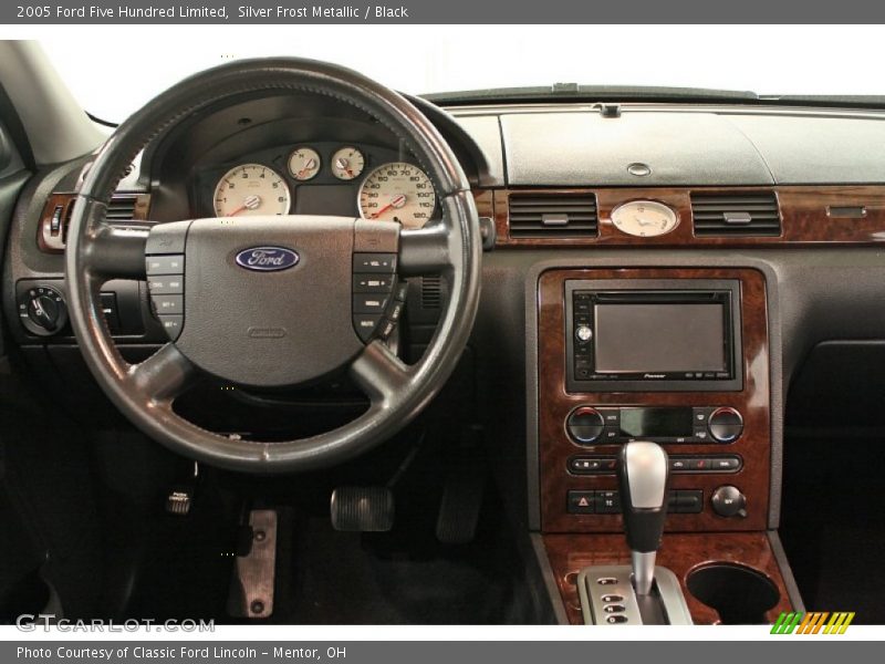 Silver Frost Metallic / Black 2005 Ford Five Hundred Limited