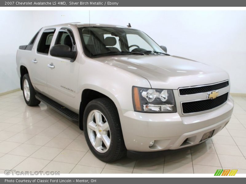 Silver Birch Metallic / Ebony 2007 Chevrolet Avalanche LS 4WD