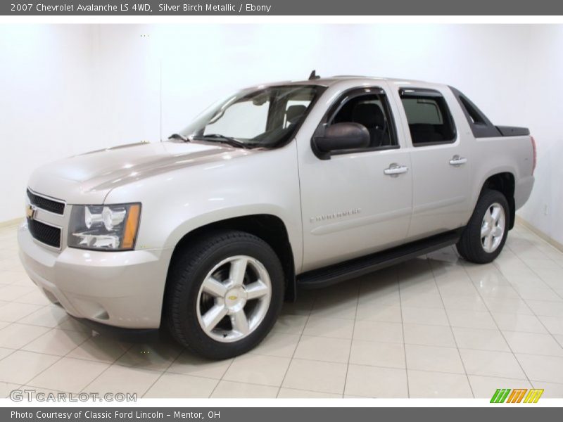 Silver Birch Metallic / Ebony 2007 Chevrolet Avalanche LS 4WD