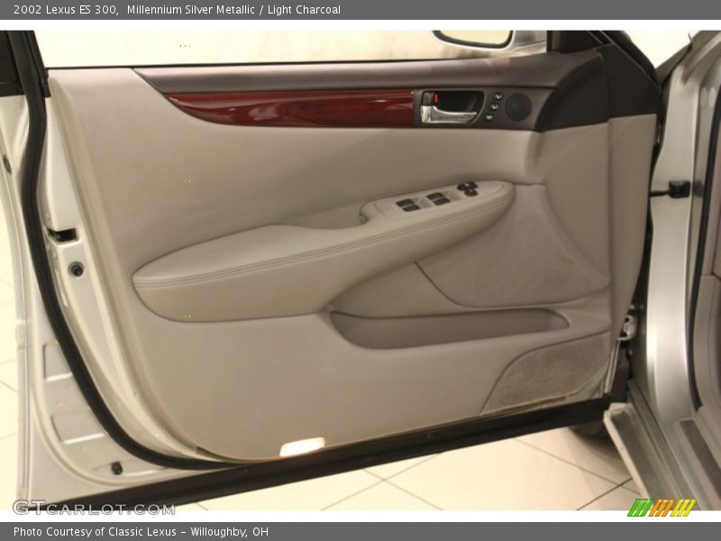 Millennium Silver Metallic / Light Charcoal 2002 Lexus ES 300