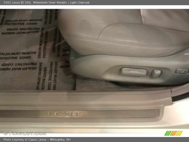Millennium Silver Metallic / Light Charcoal 2002 Lexus ES 300