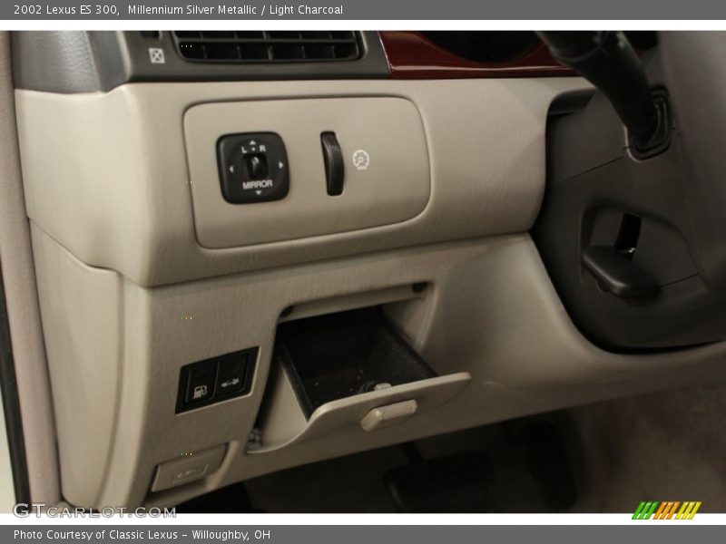 Millennium Silver Metallic / Light Charcoal 2002 Lexus ES 300
