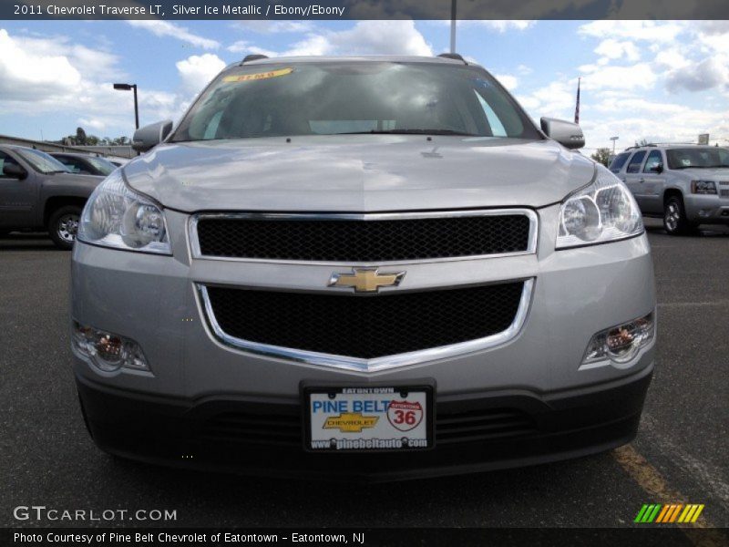 Silver Ice Metallic / Ebony/Ebony 2011 Chevrolet Traverse LT