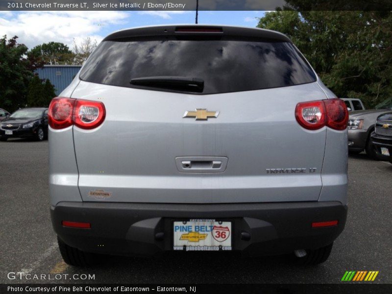 Silver Ice Metallic / Ebony/Ebony 2011 Chevrolet Traverse LT