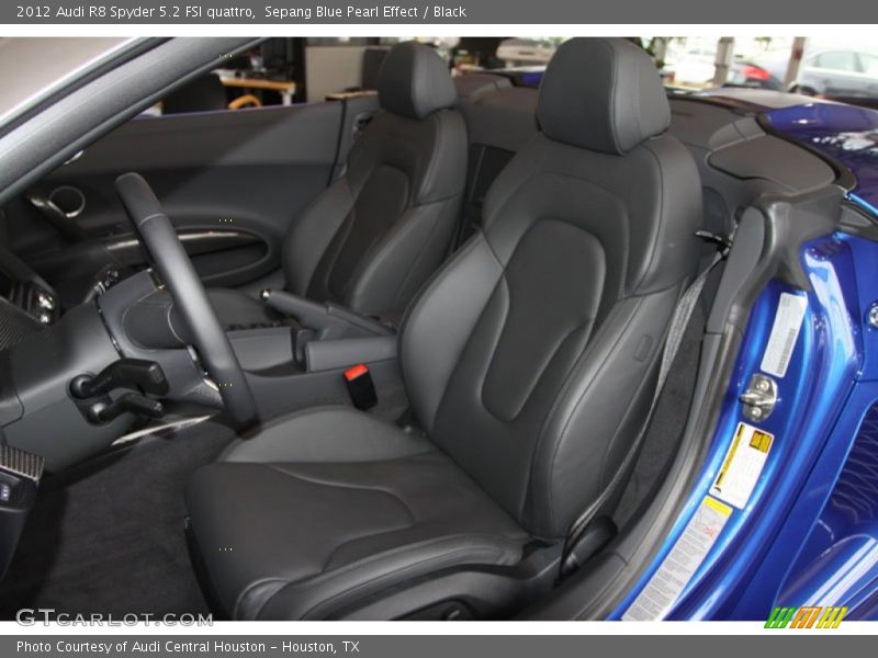 Front Seat of 2012 R8 Spyder 5.2 FSI quattro