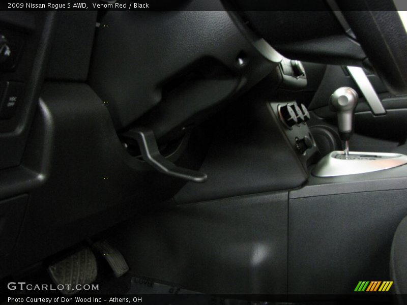 Venom Red / Black 2009 Nissan Rogue S AWD