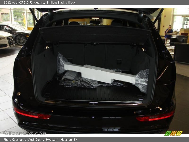 Brilliant Black / Black 2012 Audi Q5 3.2 FSI quattro