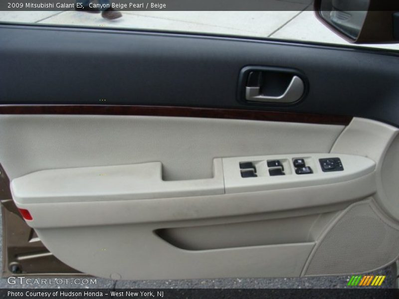 Canyon Beige Pearl / Beige 2009 Mitsubishi Galant ES