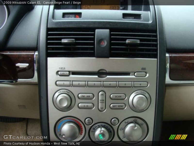 Canyon Beige Pearl / Beige 2009 Mitsubishi Galant ES