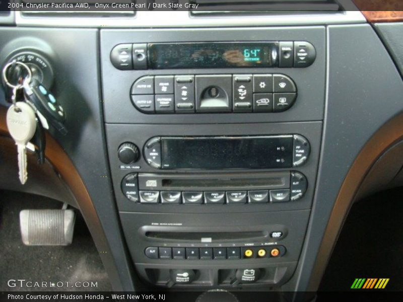 Onyx Green Pearl / Dark Slate Gray 2004 Chrysler Pacifica AWD