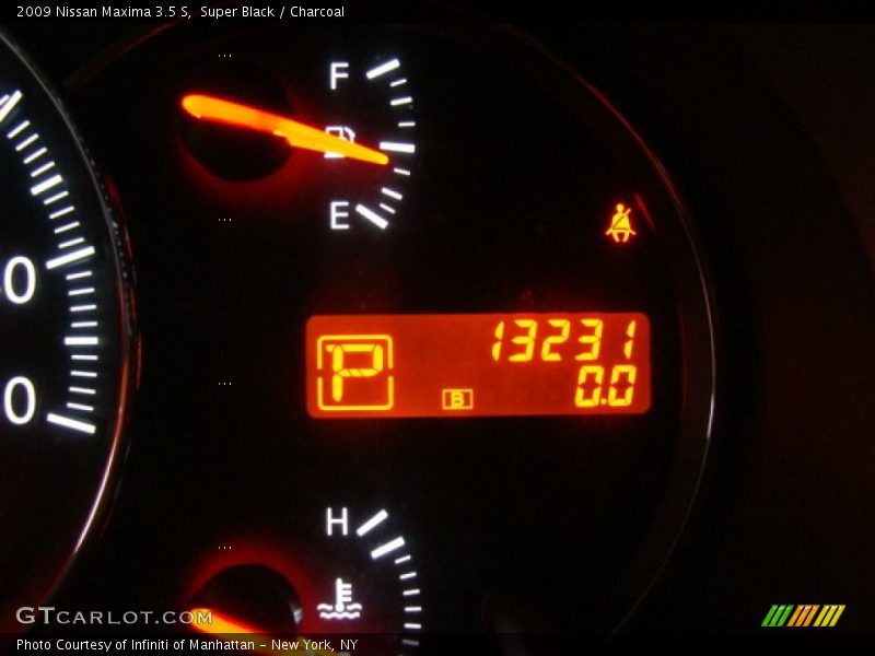 Super Black / Charcoal 2009 Nissan Maxima 3.5 S