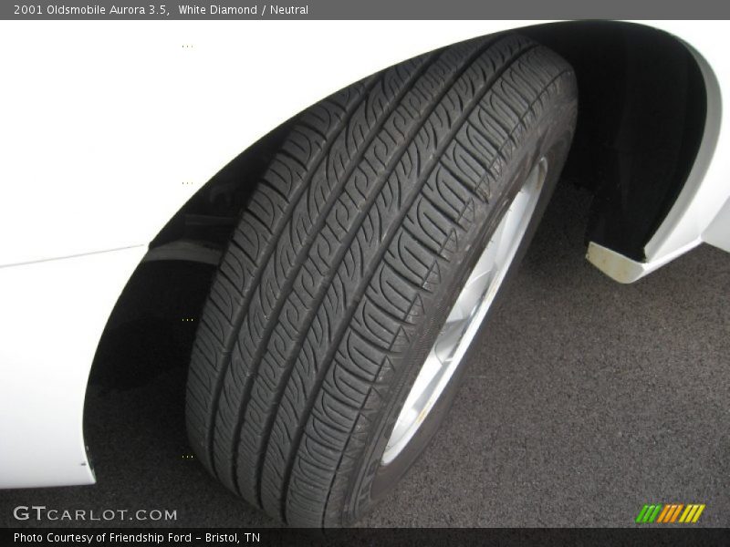 White Diamond / Neutral 2001 Oldsmobile Aurora 3.5