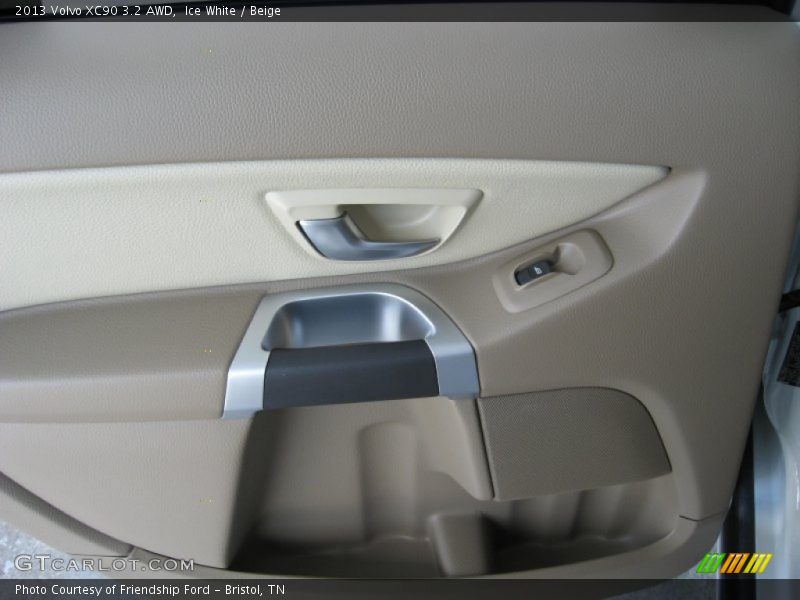 Ice White / Beige 2013 Volvo XC90 3.2 AWD