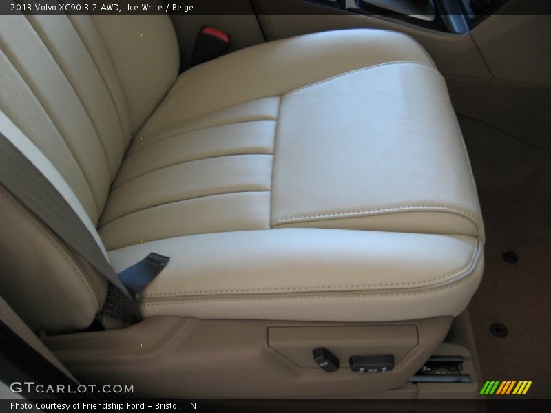 Ice White / Beige 2013 Volvo XC90 3.2 AWD