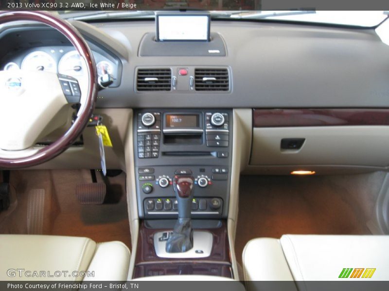 Ice White / Beige 2013 Volvo XC90 3.2 AWD