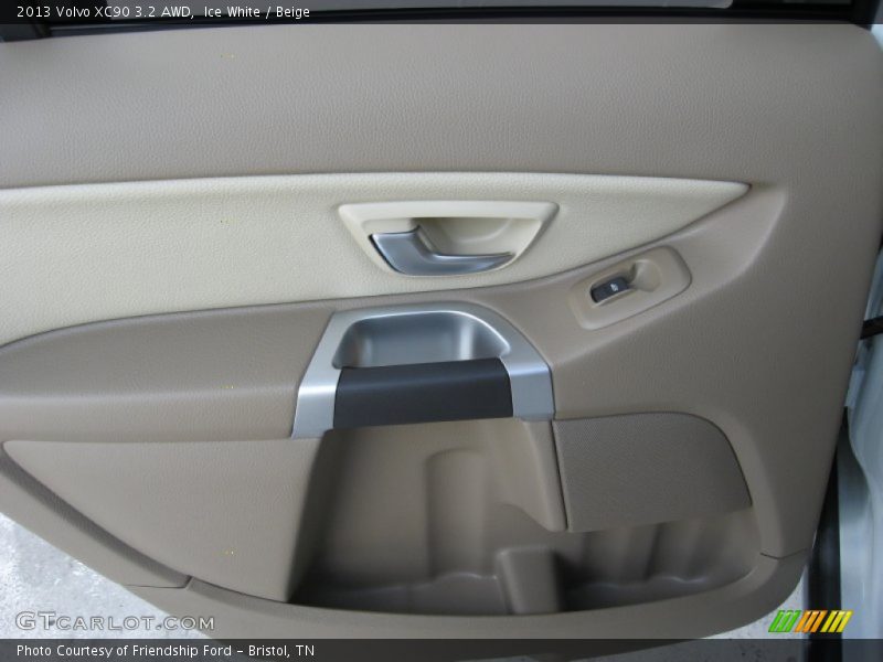 Ice White / Beige 2013 Volvo XC90 3.2 AWD