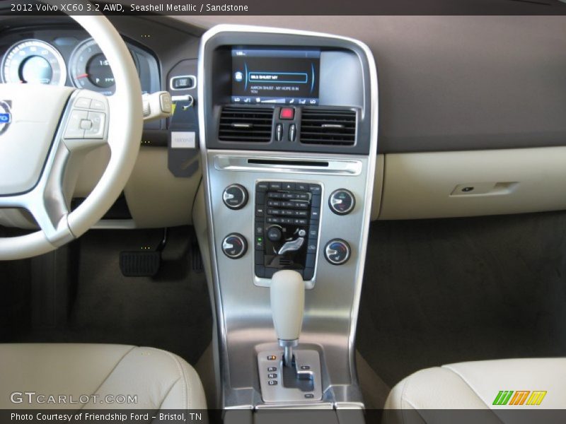 Controls of 2012 XC60 3.2 AWD