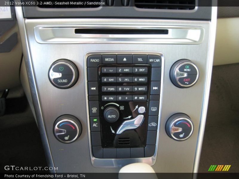 Controls of 2012 XC60 3.2 AWD
