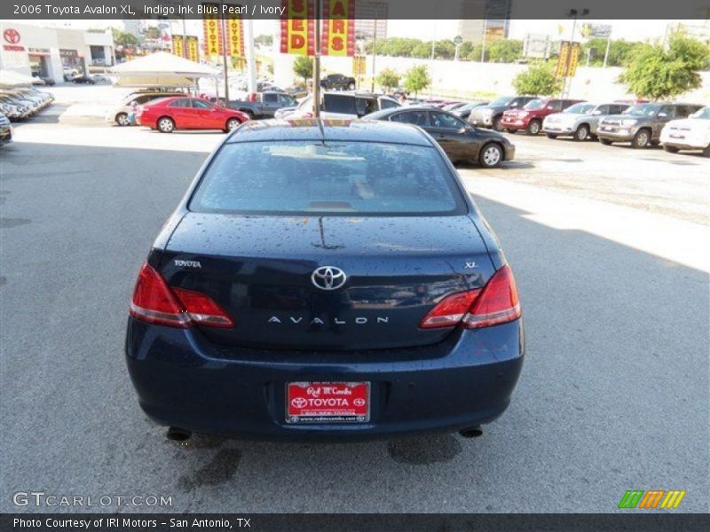 Indigo Ink Blue Pearl / Ivory 2006 Toyota Avalon XL