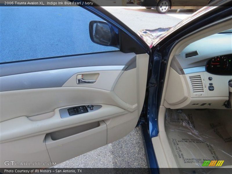 Indigo Ink Blue Pearl / Ivory 2006 Toyota Avalon XL