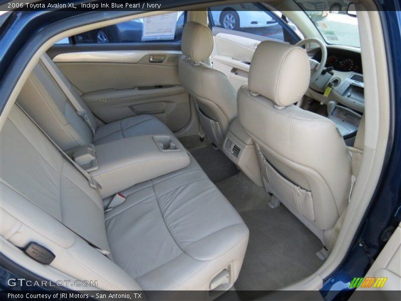 Indigo Ink Blue Pearl / Ivory 2006 Toyota Avalon XL