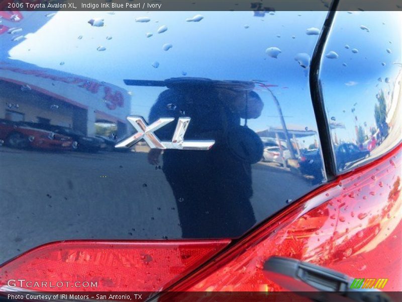 Indigo Ink Blue Pearl / Ivory 2006 Toyota Avalon XL