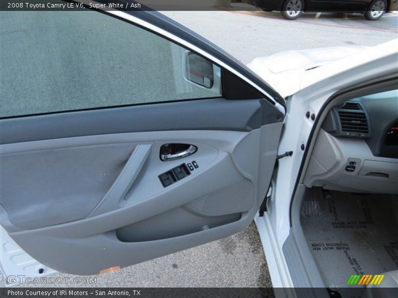 Super White / Ash 2008 Toyota Camry LE V6