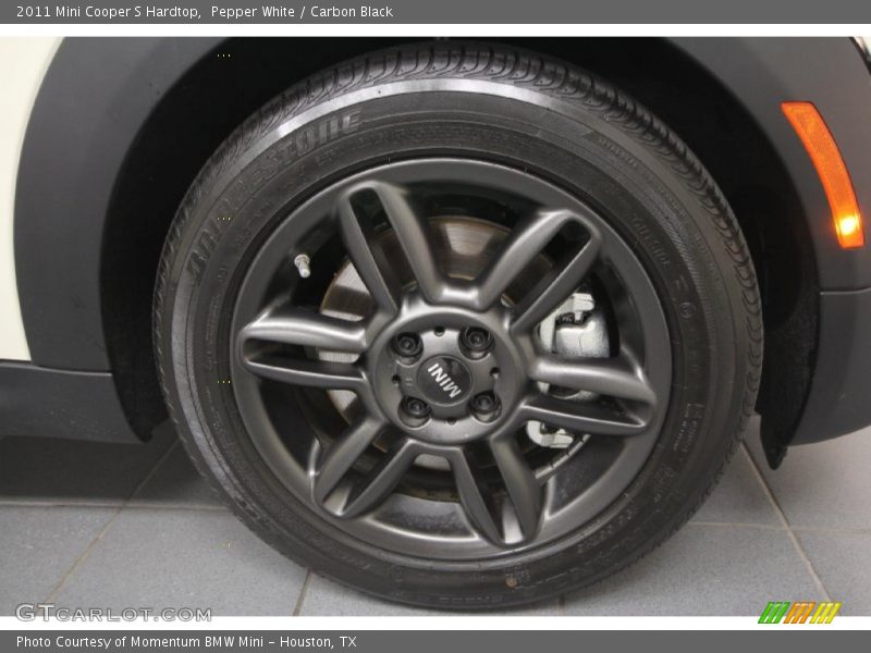 Pepper White / Carbon Black 2011 Mini Cooper S Hardtop