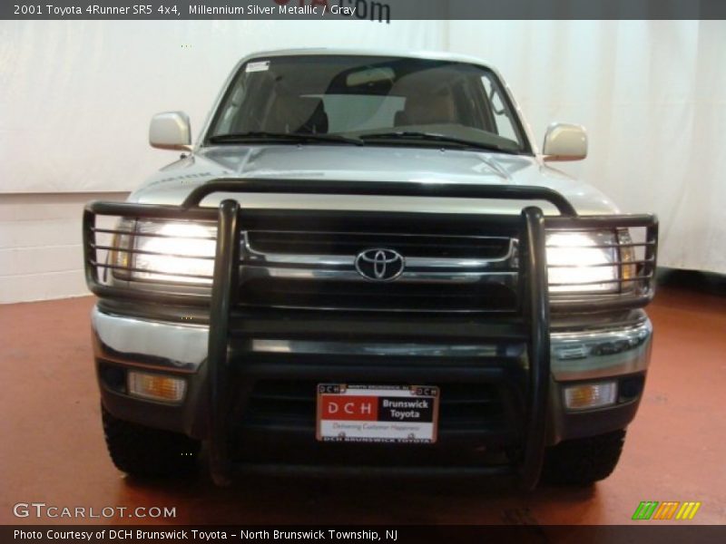 Millennium Silver Metallic / Gray 2001 Toyota 4Runner SR5 4x4