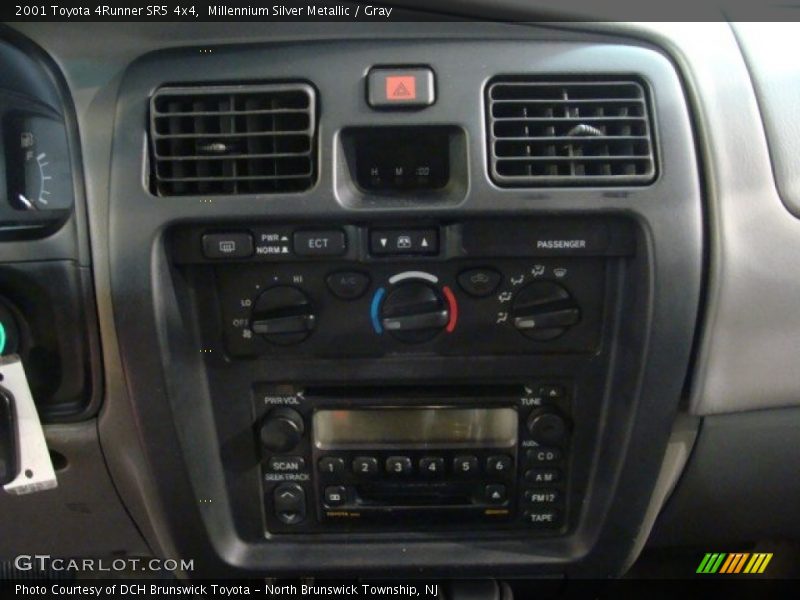 Millennium Silver Metallic / Gray 2001 Toyota 4Runner SR5 4x4
