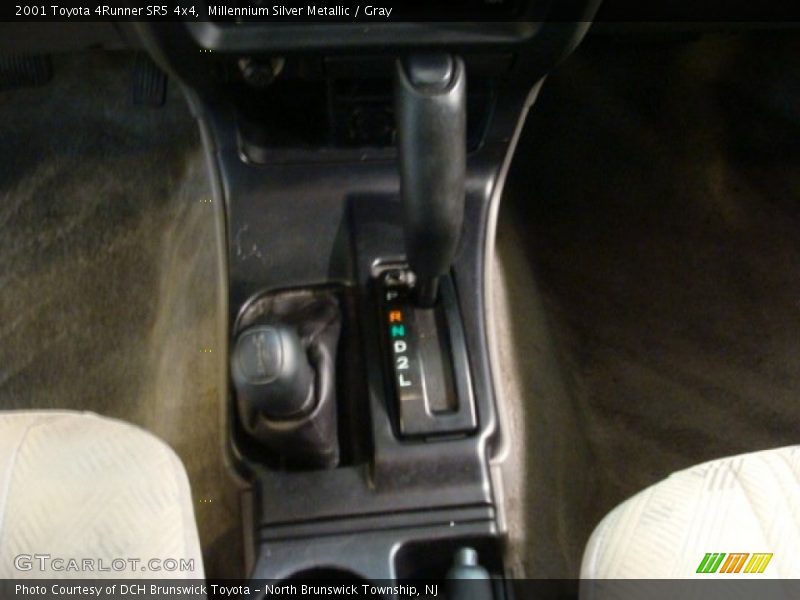 Millennium Silver Metallic / Gray 2001 Toyota 4Runner SR5 4x4