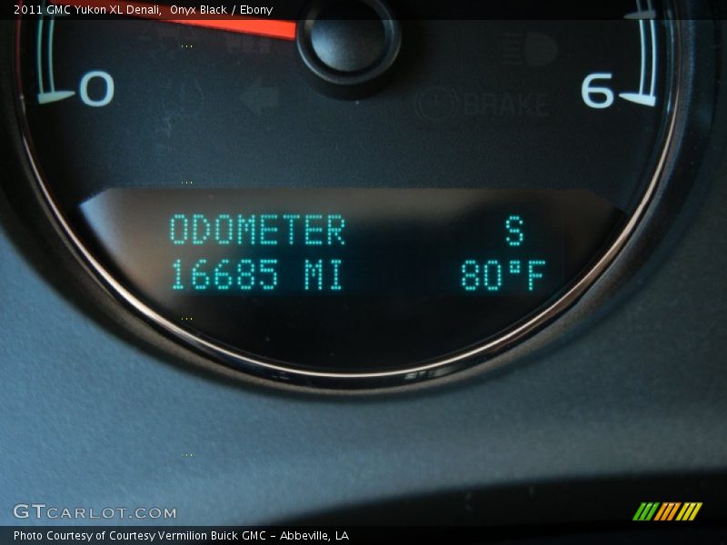 Onyx Black / Ebony 2011 GMC Yukon XL Denali