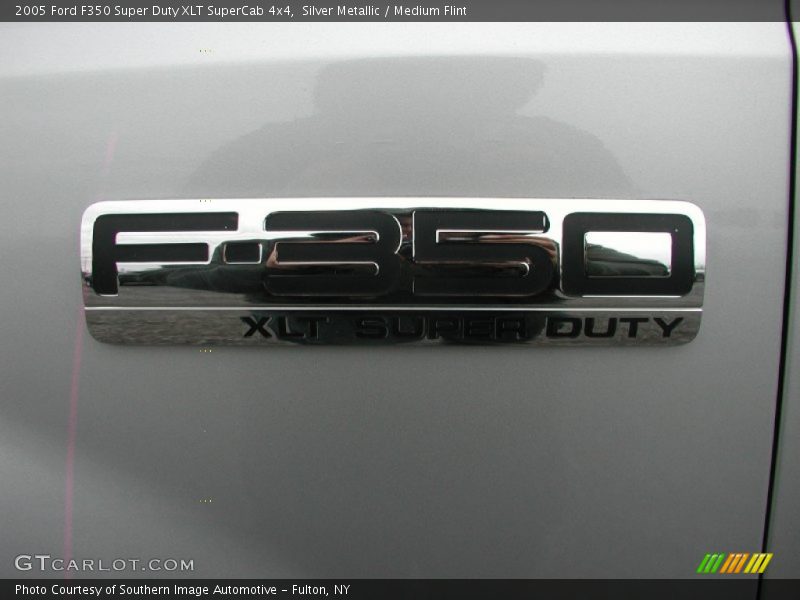  2005 F350 Super Duty XLT SuperCab 4x4 Logo