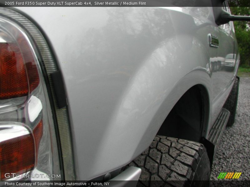 Silver Metallic / Medium Flint 2005 Ford F350 Super Duty XLT SuperCab 4x4
