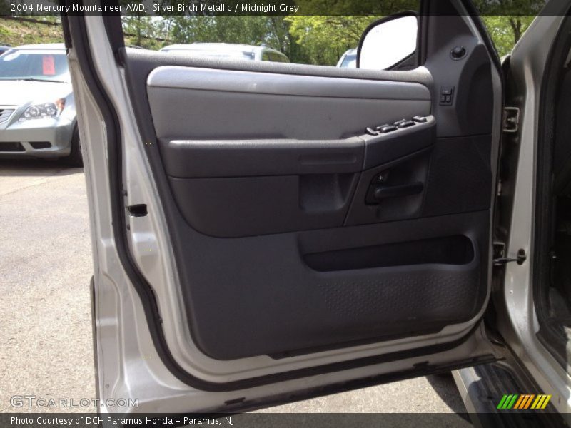 Silver Birch Metallic / Midnight Grey 2004 Mercury Mountaineer AWD