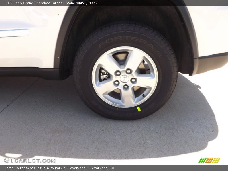 Stone White / Black 2012 Jeep Grand Cherokee Laredo