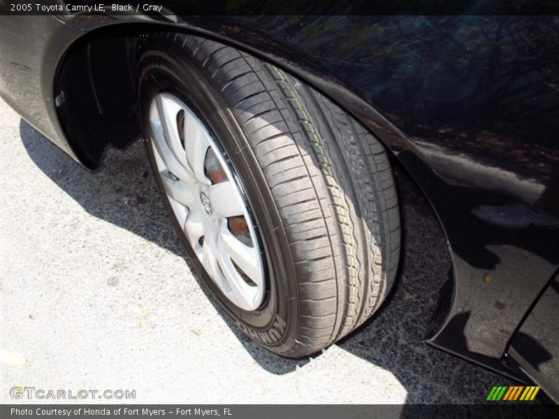 Black / Gray 2005 Toyota Camry LE
