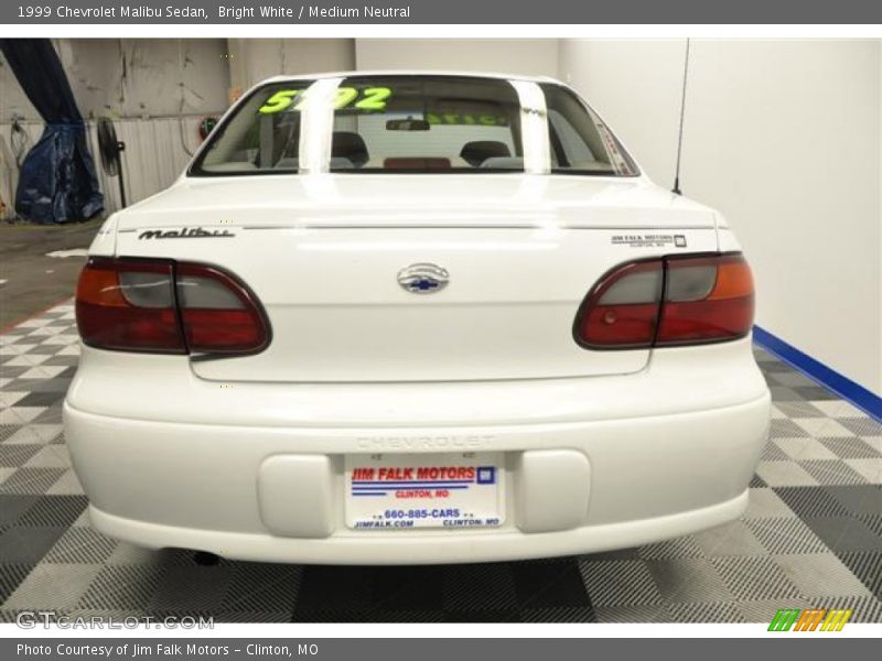 Bright White / Medium Neutral 1999 Chevrolet Malibu Sedan