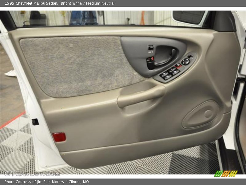 Bright White / Medium Neutral 1999 Chevrolet Malibu Sedan
