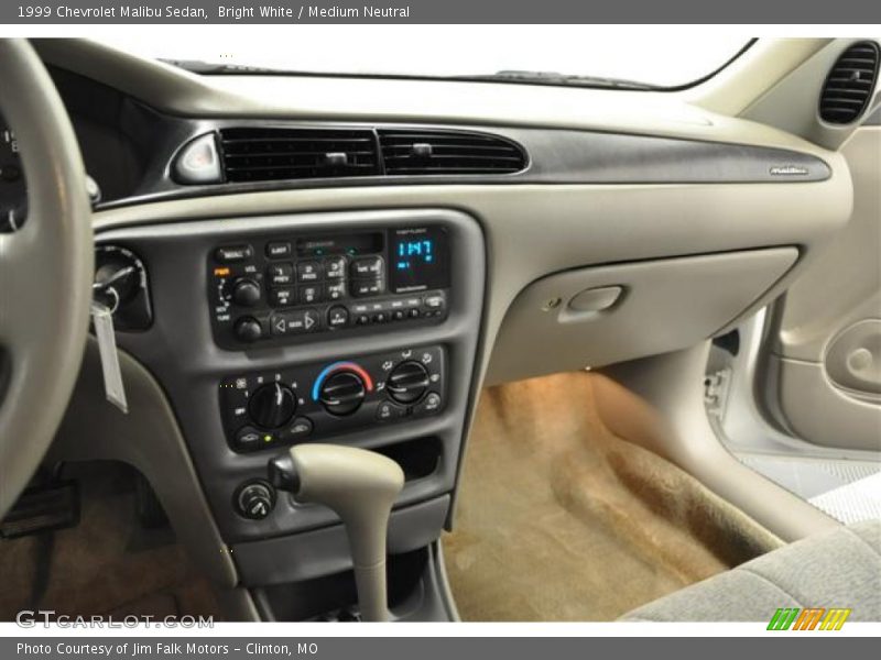 Bright White / Medium Neutral 1999 Chevrolet Malibu Sedan