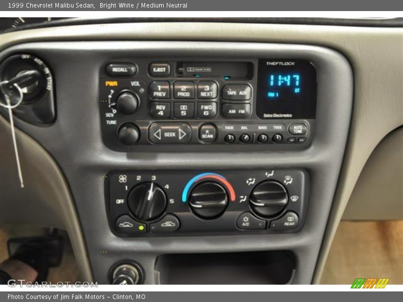 Bright White / Medium Neutral 1999 Chevrolet Malibu Sedan